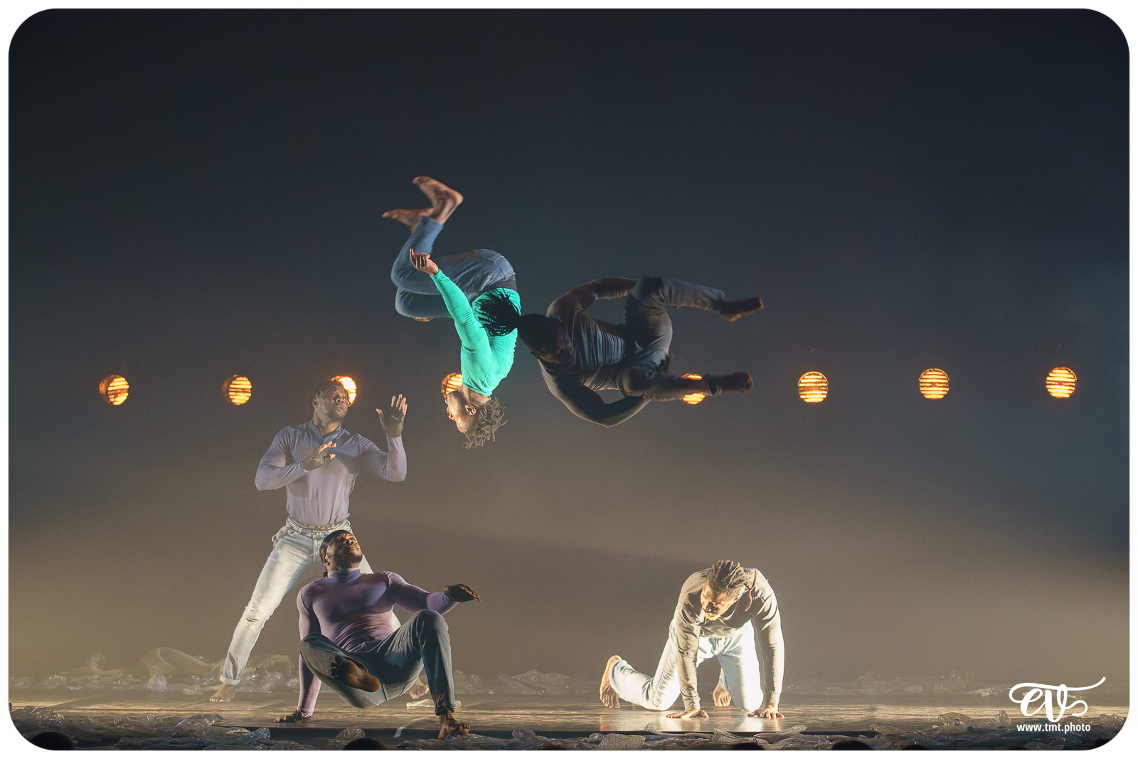 YÉ ! (L'EAU) (CIRCUS BAOBAB)